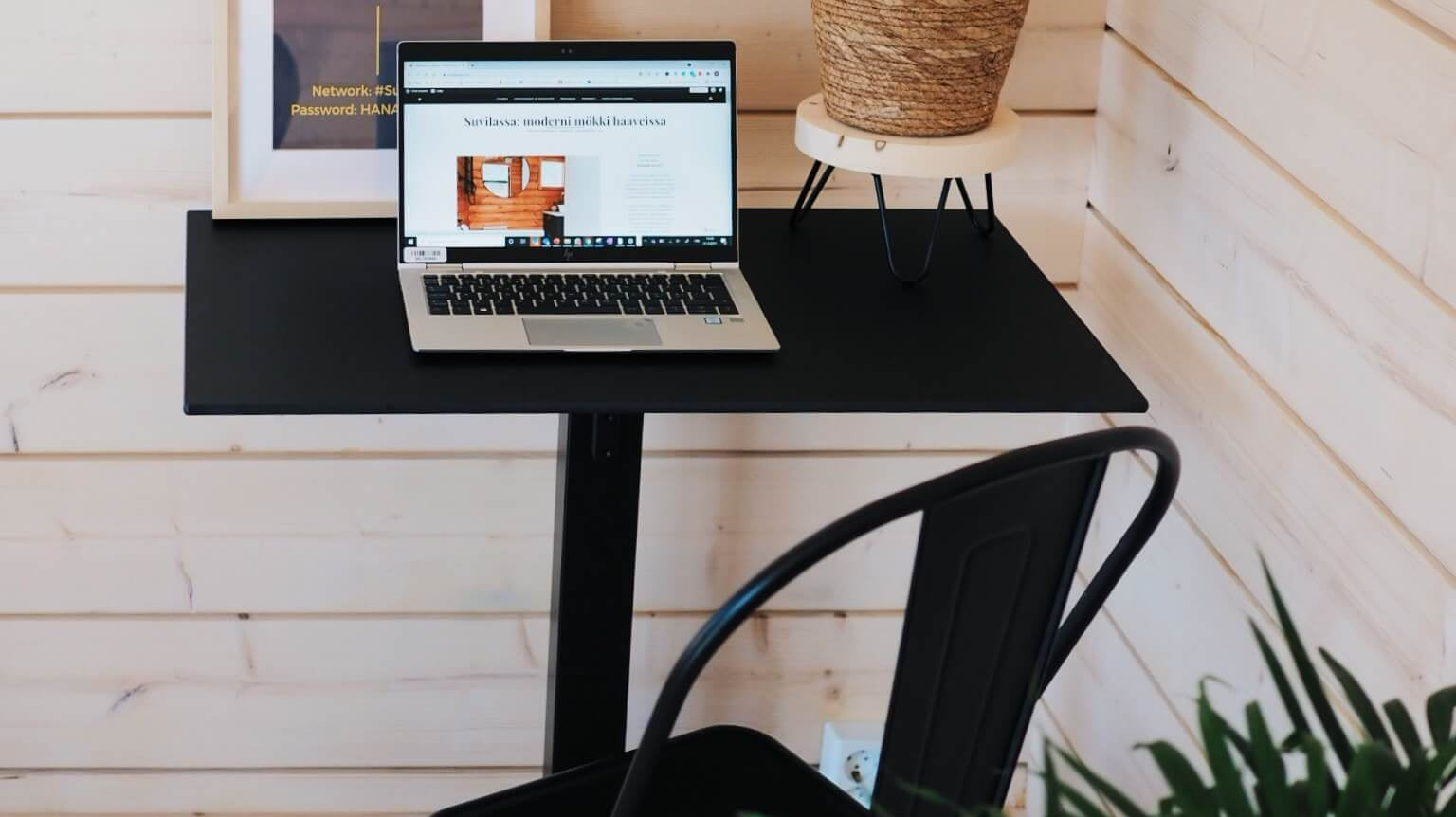 Pitkän linjan kalustevalmistajan vinkit siihen miten teet etätyöskentelystäsi sujuvampaa