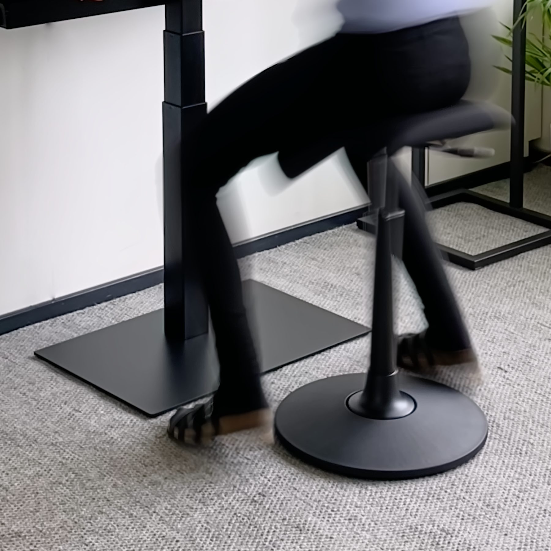 SELKAstore Iloa Joy Active chair moves in every direction