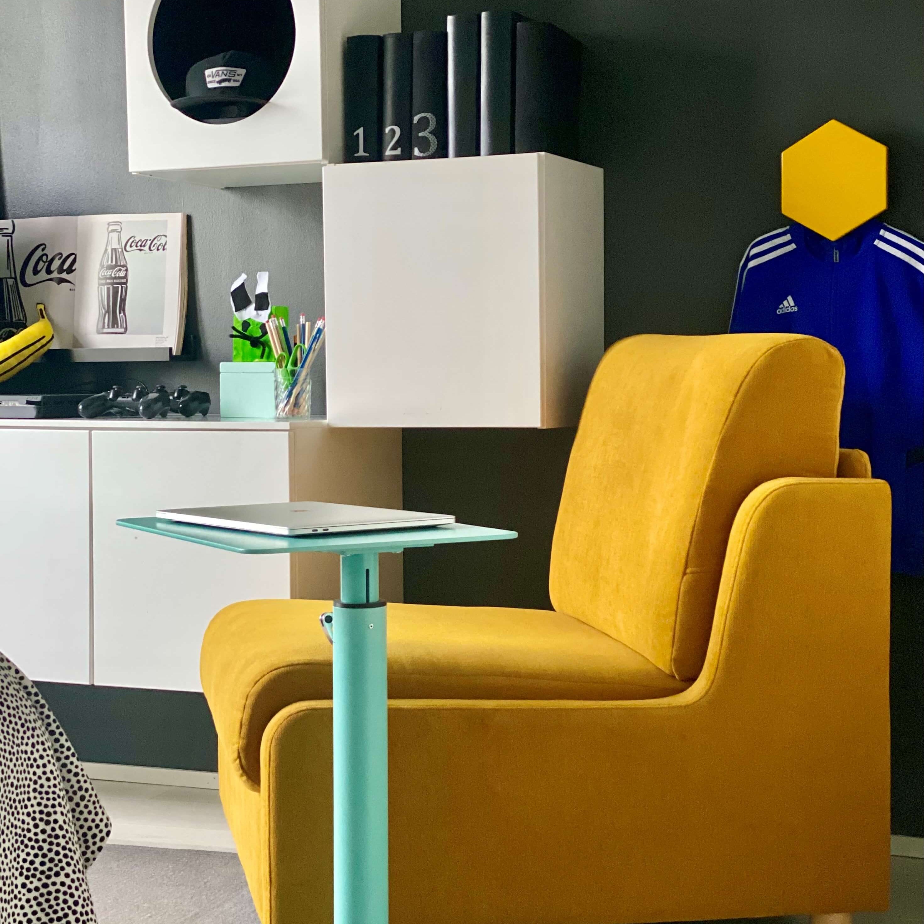 With the nera table you can easily work from a comfortable armchair